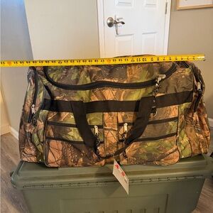 New HUGE men’s Camouflage Duffel Bag with tags hunting travel camo Argo sport